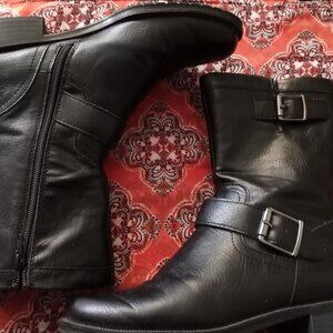 AEROSOLES Black Moto Boots Take Pride Full Zip Up Closure Size 6 Pre-Owned
